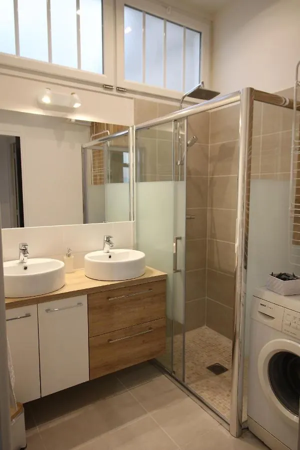 Sweet Virtue-Center Of Paris, 2 Bedroom Apartment 0*, Paryż Francja